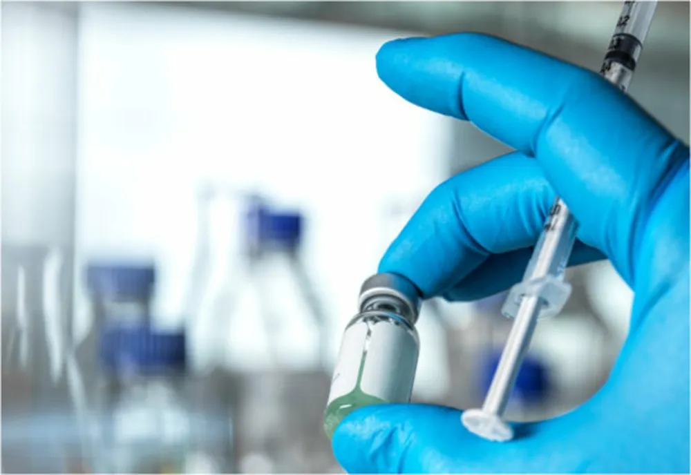 STUDIU / Vaccinul anti-COVID-19 dezvoltat de Pfizer are o eficienţă ridicată în rândul adolescenţilor