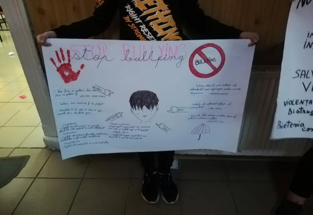 Foto: Acțiuni de prevenirea delincvenţei juvenile în incinta şi în zonele adiacente unităţilor de învăţământ