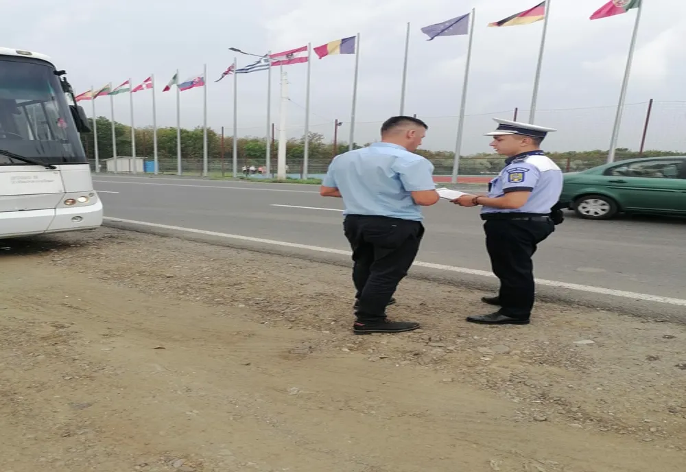 Video: Transportatorii de persoane de și mărfuri în vizorul polițiștilor buzoieni