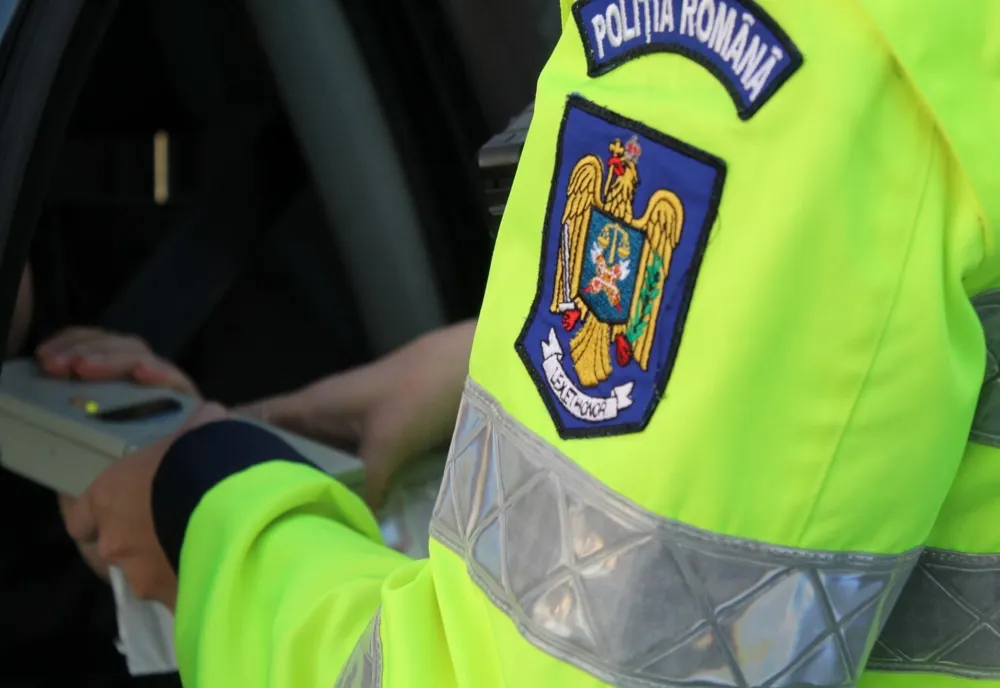 Rupt de beat, la volan fără permis de conducere, iar vehiculul pe care îl conducea era neînmatriculat