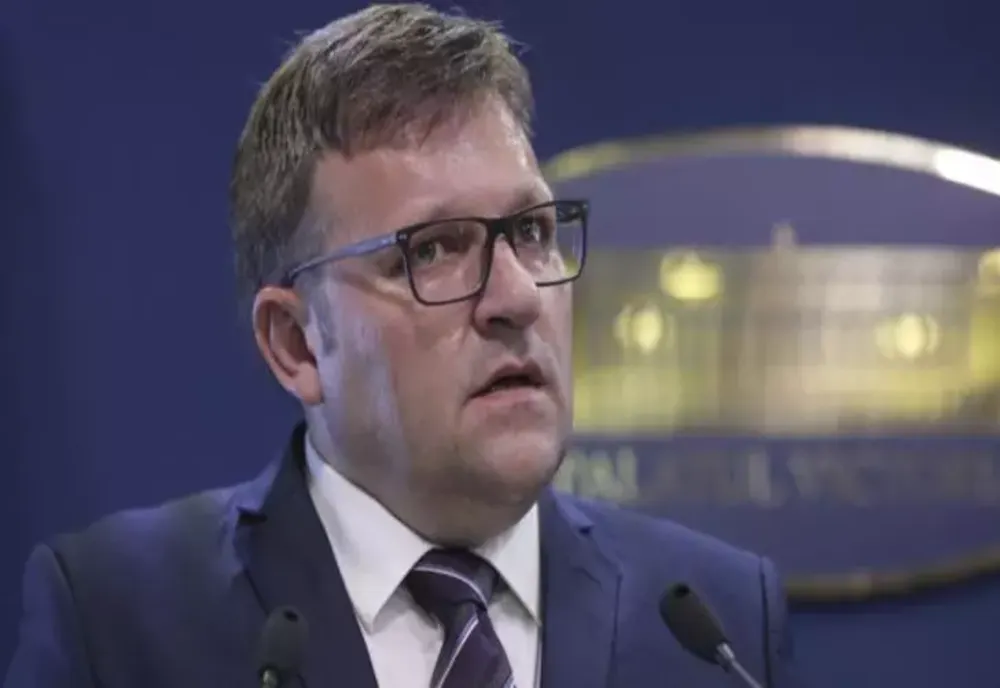 BUDĂI: NU E MOMENTUL PENTRU O NOUĂ LEGE A SALARIZĂRII. APEL CĂTRE PARTIDE: „HAIDEȚI SĂ NU MAI VENIM CU AMENDAMENTE PENTRU O VREME”