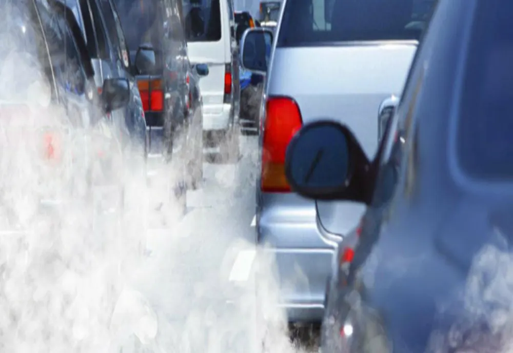 TAXA AUTO PENTRU MAȘINILE POLUANTE, ÎN VIGOARE CEL MAI DEVREME DIN 2026