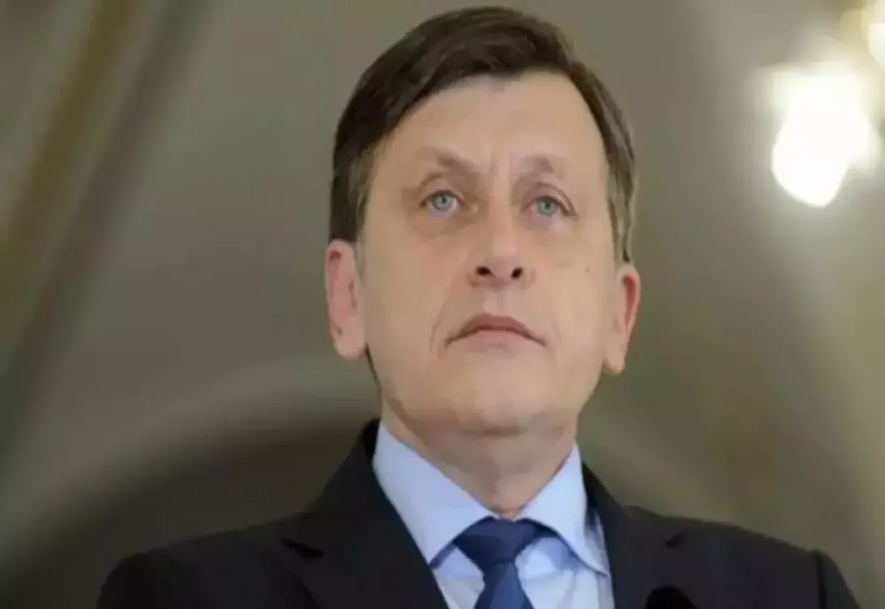 CRIN ANTONESCU EXPLICĂ DE CE S-A RETRAS DIN POLITICĂ: „AVEAM LUCRURI MAI IMPORTANTE DE FĂCUT”