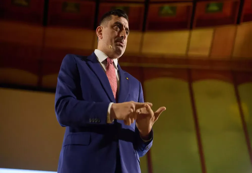 GEORGE SIMION: GUVERNUL LUI MACRON A CĂZUT. SĂ SPERĂM CĂ URMEAZĂ GUVERNUL LUI DIN ROMÂNIA 