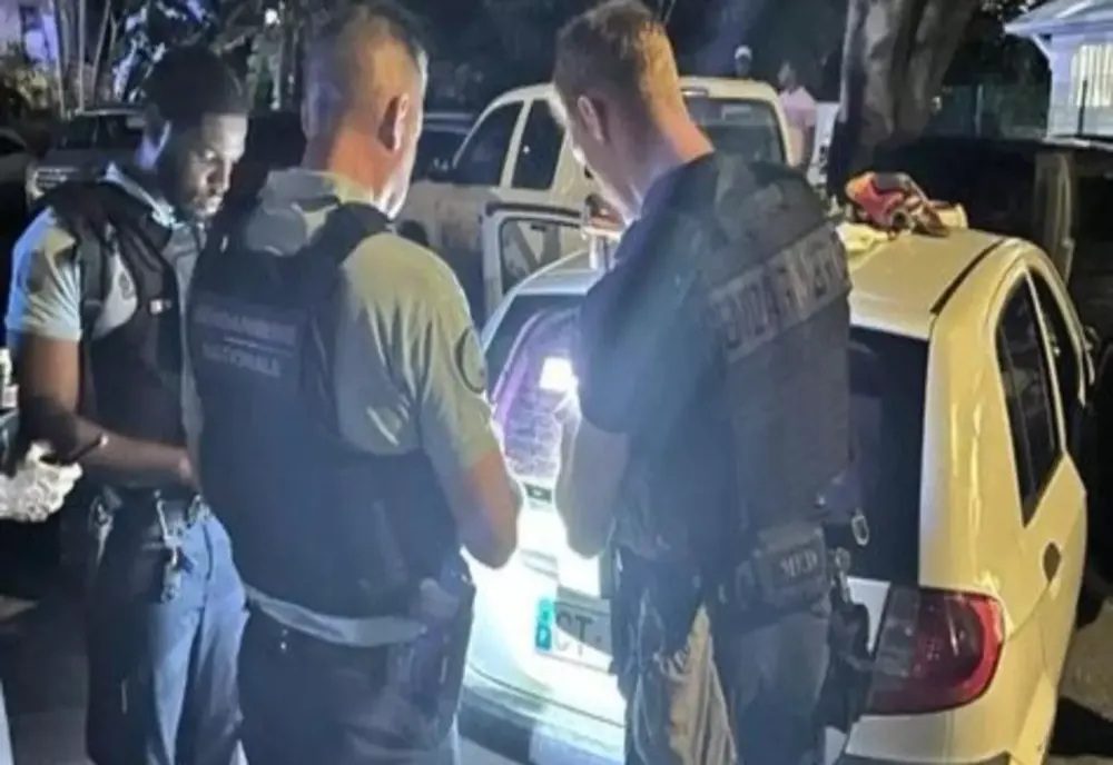 Carnagiu la un Târg de Crăciun din Franța. O mașină a intrat în plin în mulțime: 10 morți și oameni spulberați în fața bisericii