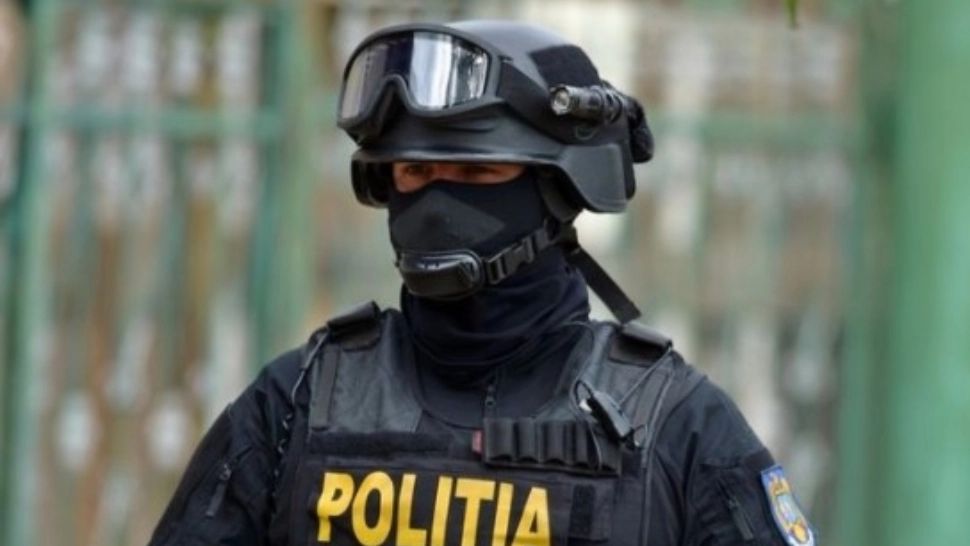 Scene de groază într-o familie din Iași: un bărbat și-ar fi omorât fiul și ar fi vrut să scape de cadavru