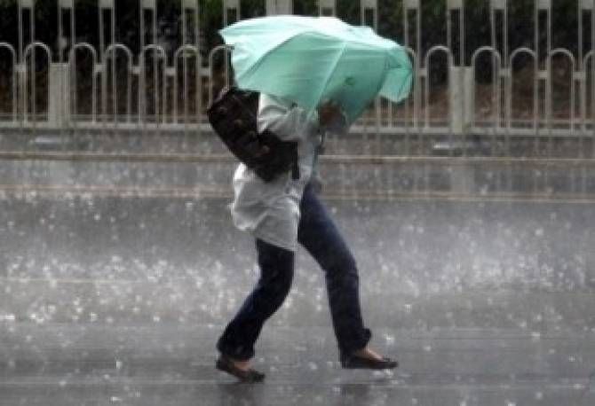 furtunaploaieumbrela1367676332_1369383390_34130500_38613100_23194700