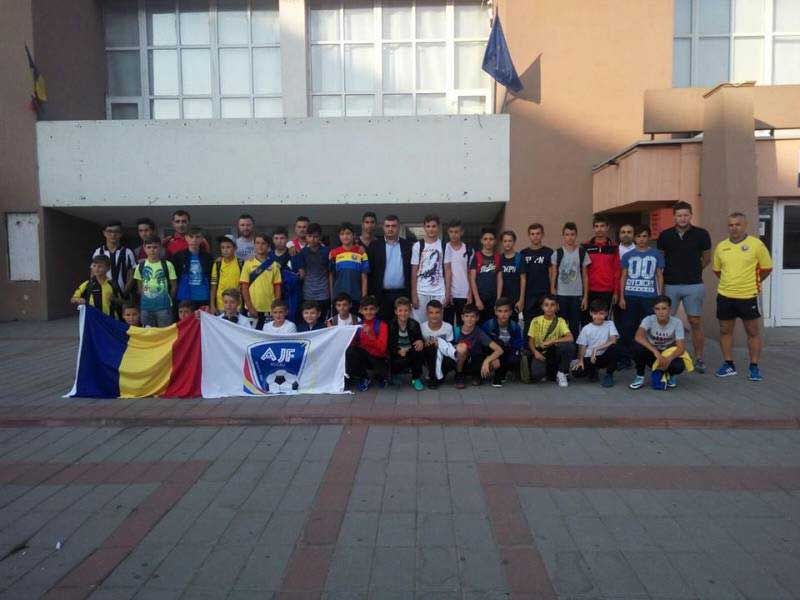 72203759_122575395816217_7642247274998792192_n