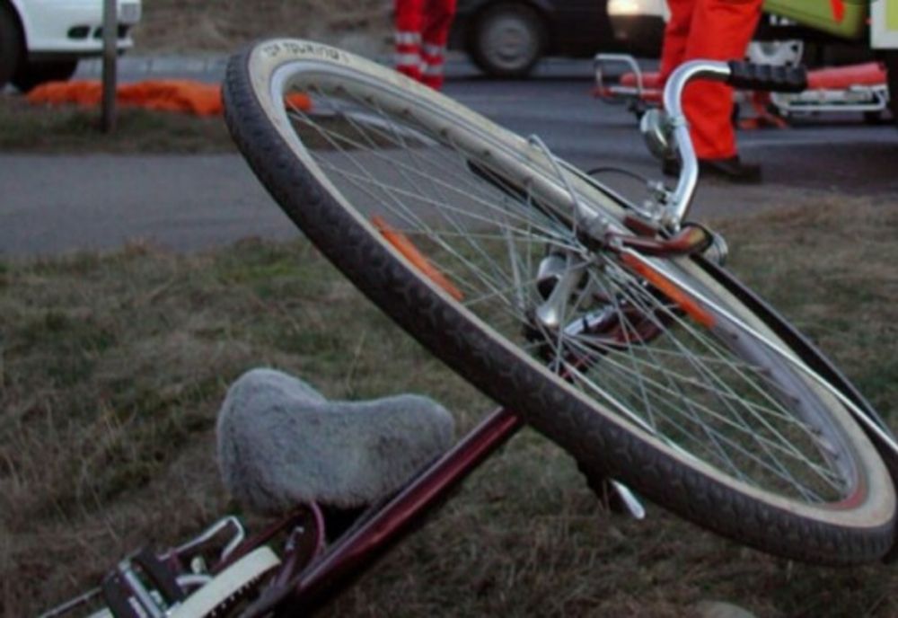 Biciclist de 25 de ani, în stare critică după un accident rutier