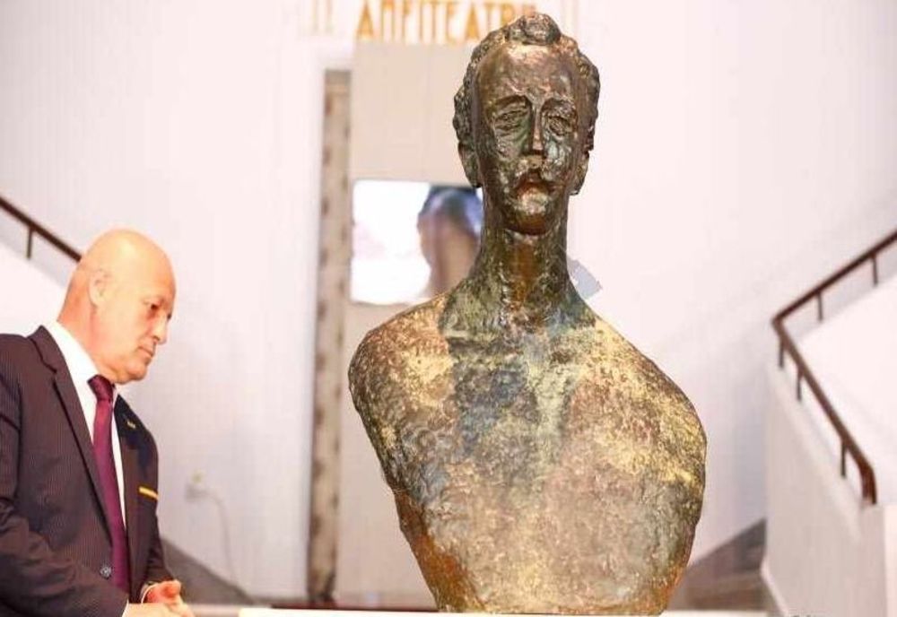 Bustul avocatului Petre Stănescu, realizat de Constantin Brâncuși, reamplasat în Cimitirul Dumbrava