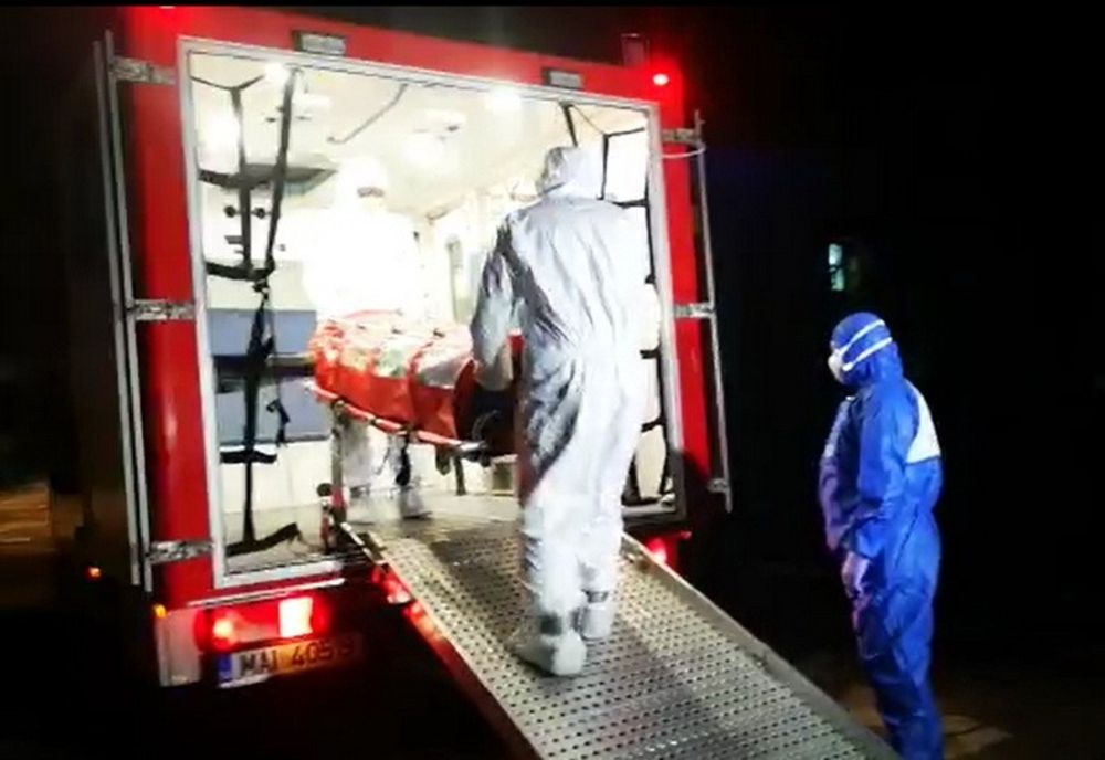 Pacienta adusă la Buzău, cu izoleta. Femeii i se fac analizele, pentru Covid-19
