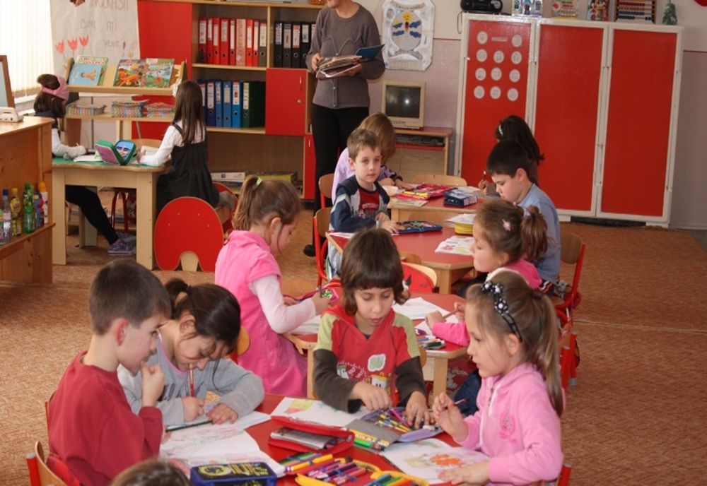 Ce școli au schimbat scenariul la o săptămână de la începerea lor