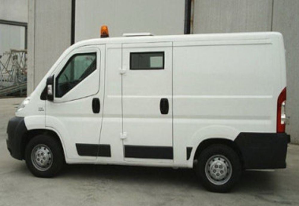 Controale privind modul de asigurare a securităţii bunurilor şi valorilor monetare deţinute, manipulate şi transportate 