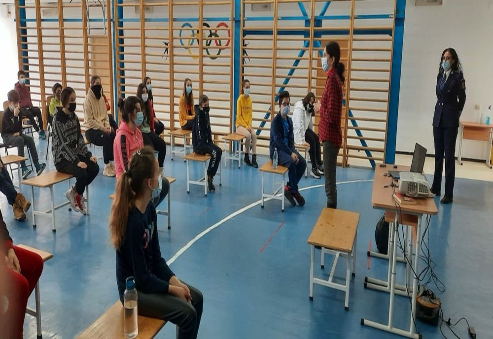 Activități în parteneriat Poliție - Agenția Naționale Împotriva Traficului de Persoane pentru siguranța comunității