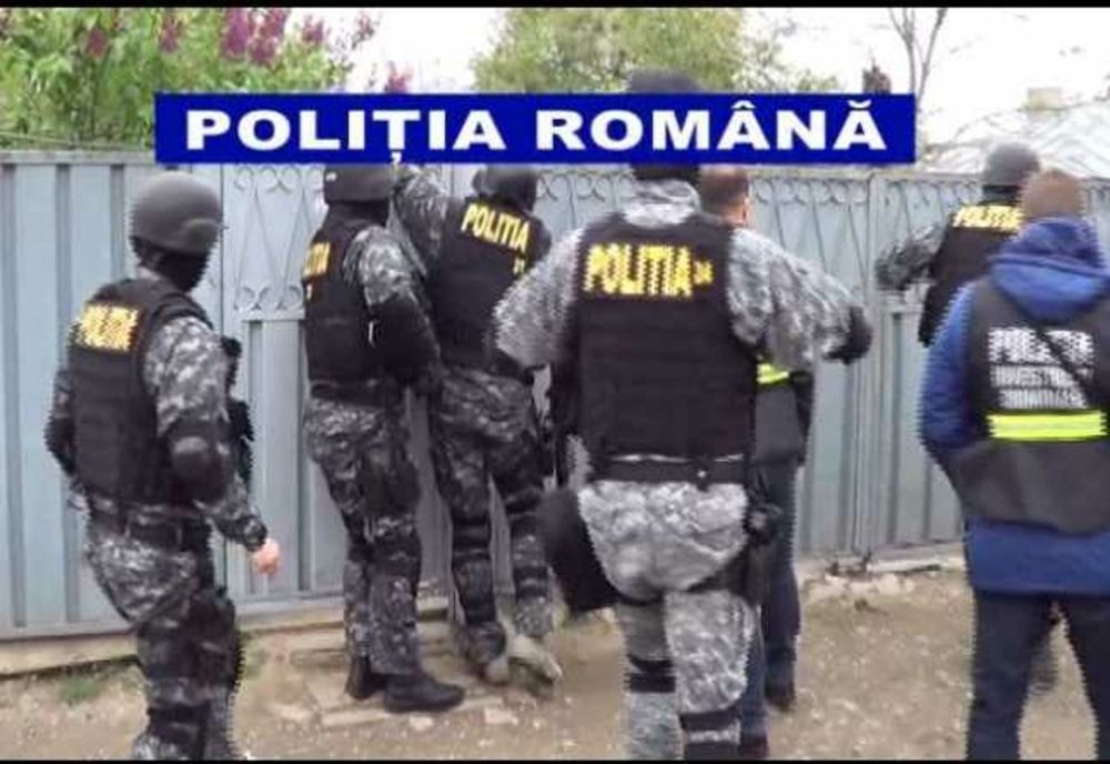 Percheziții la o persoană bănuită de săvârșirea mai multor infracțiuni de furt