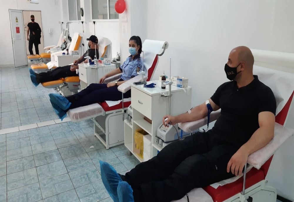 Polițiștii buzoieni au donat sânge