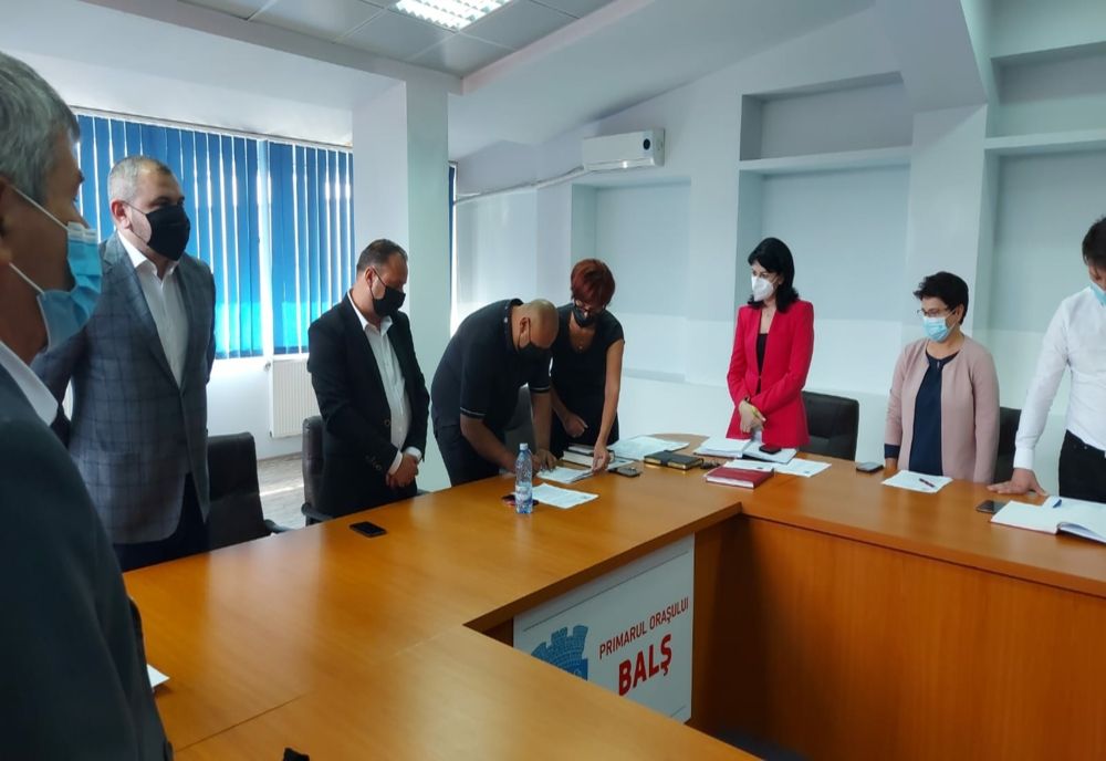 Moment halucinant în CL Balş. Un consilier n-a putut să citească jurământul de pe foaie