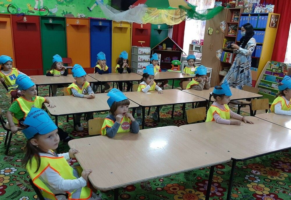 “Bobocei” specialişti în siguranţă rutieră