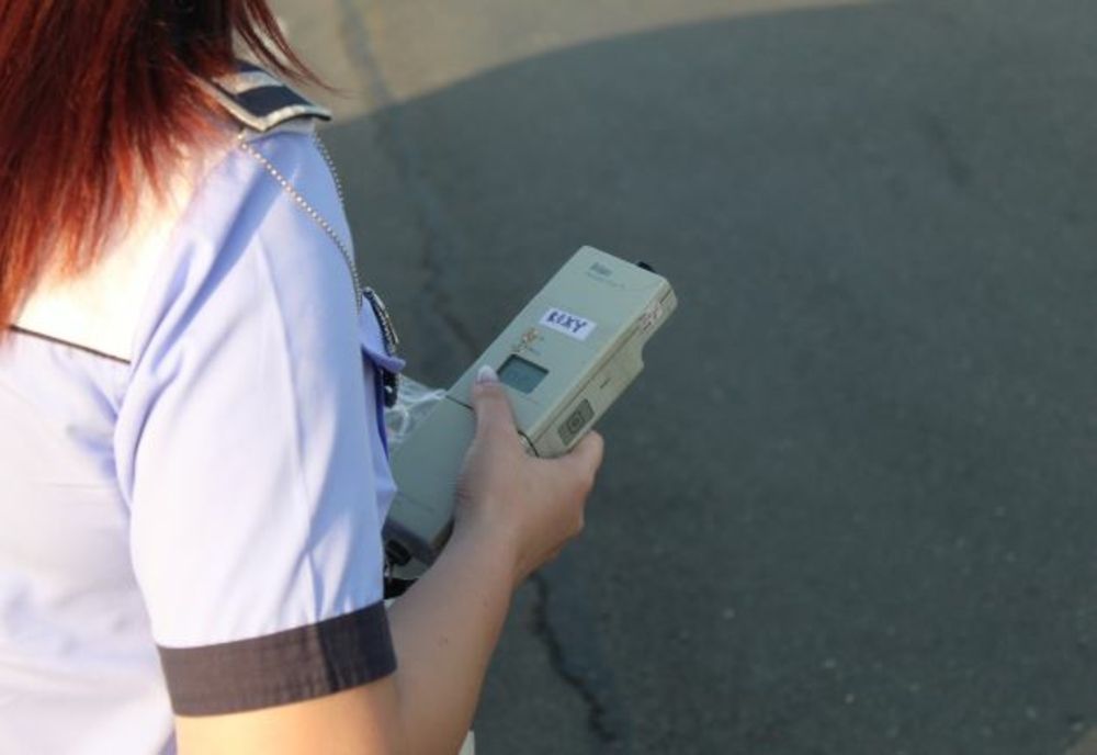 Un tânăr de 19 ani depistat la volan cu o alcoolemie de 1,19 mg/l, alcool pur în aerul expirat