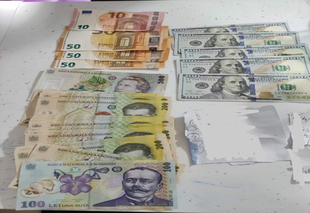 O nouă metodă de înșelăciune. O femeie de 88 de ani lăsată fără banii pentru ”zile negre”