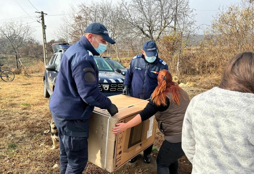 Daruri oferite de jandarmii din cadrului Postului Sărata Monteoru