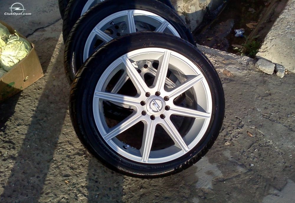 Un minor de 17 ani a furat 4 jante de aliaj de la o mașină parcată pe un teren viran din Poșta Câlnău