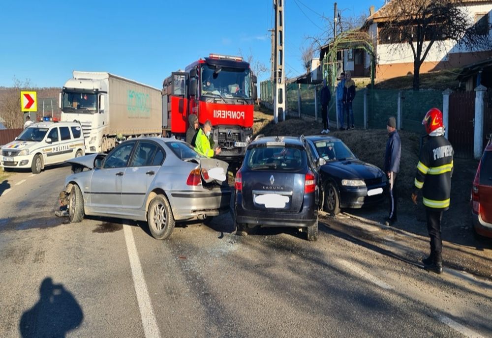 Foto: Accident pe DN10 cu două victime