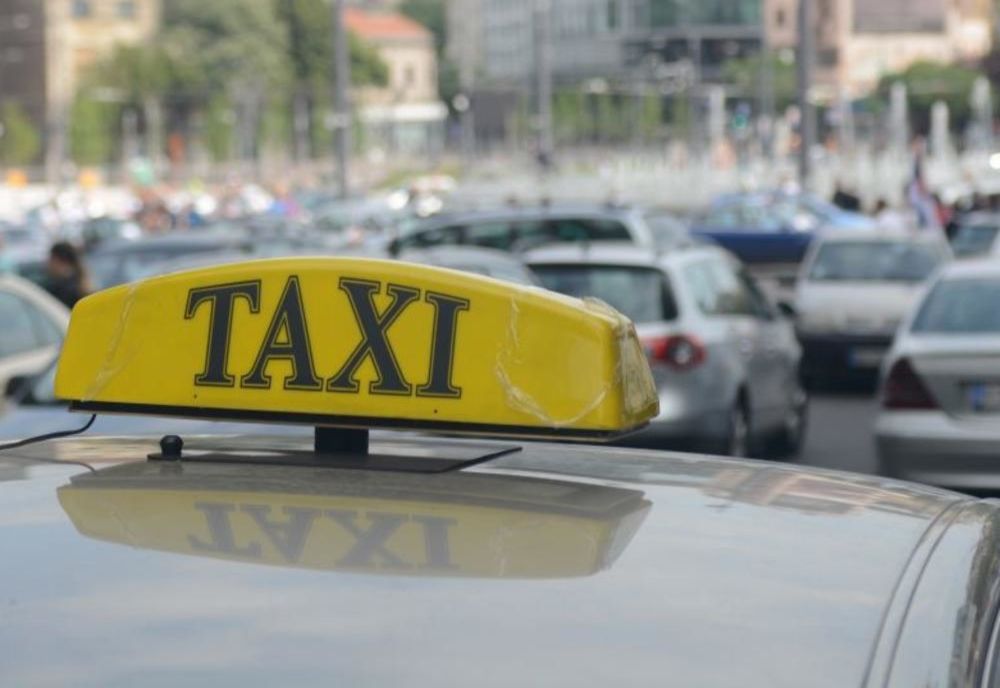 Controale efectuate de poliţiştii rutieri pentru verificarea legalităţii şi modului de desfăşurare a activităţilor de transport persoane în regim taxi 
