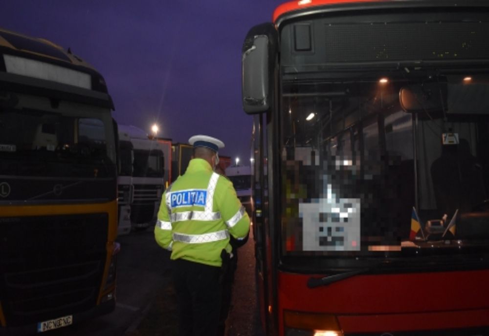 Poliţiştii rutieri buzoieni au controlat peste 400 de autovehicule şi au aplicat 363 de sancţiuni contravenţionale