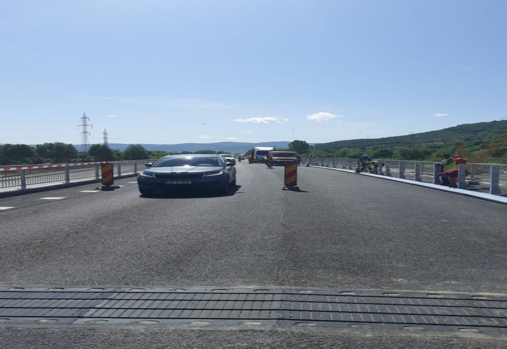 Începând de astăzi se circulă pe podul rutier nou de la Cislău, pe DN 10