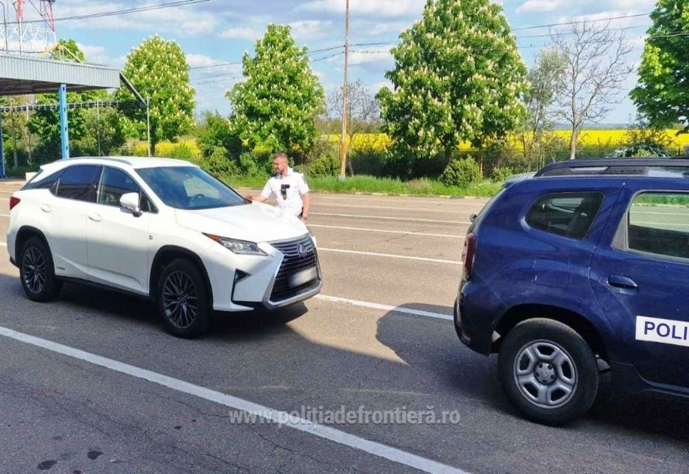 Autoturism furat din Italia, oprit din drumul către Republica Moldova