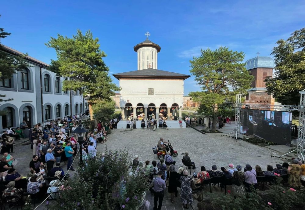 Procesiune religioasă pe străzi cu prilejul „Zilelor municipiului Râmnicu Sărat” 