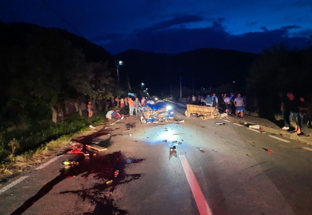 Accident în zona Siriu, pe DN10. O căruță lovită de un autoturism