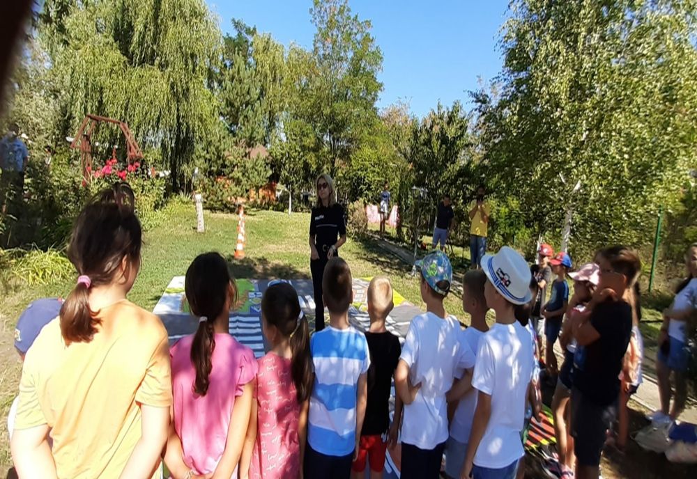 Distrează-te responsabil! Sfaturi preventive ale poliţiştilor de la Siguranţă Şcolară