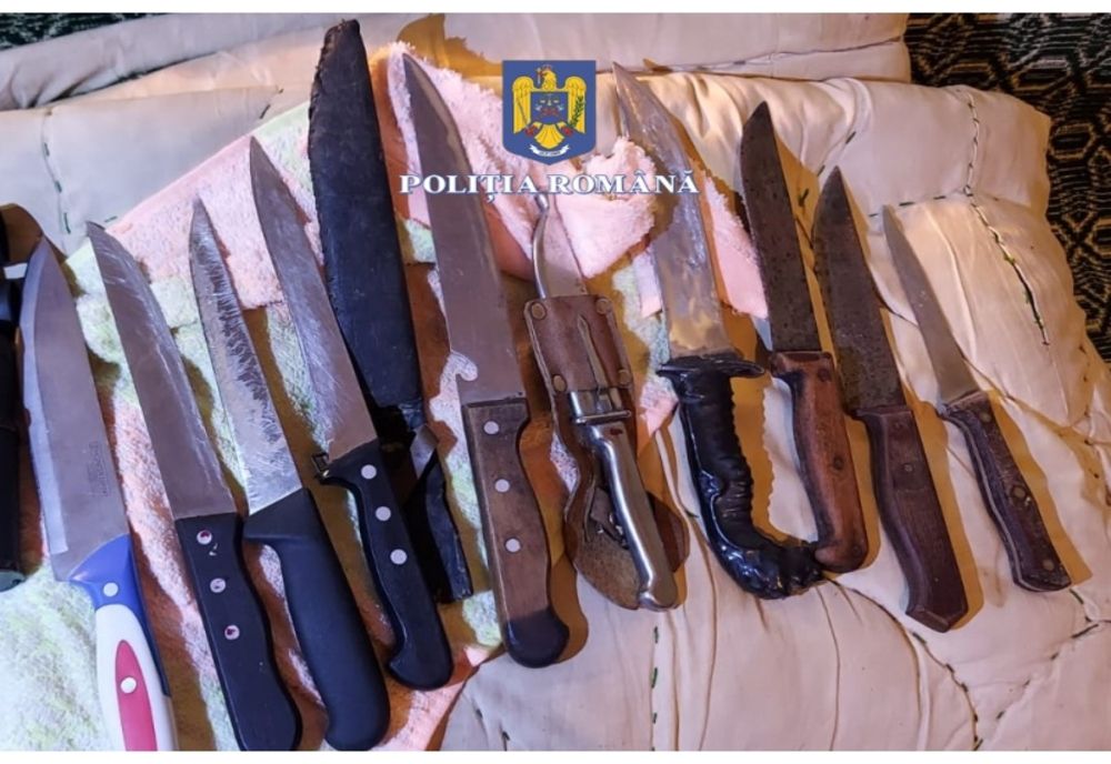 Percheziții domiciliare, în comuna Gura Teghii, în cadrul unui dosar penal de braconaj cinegetic