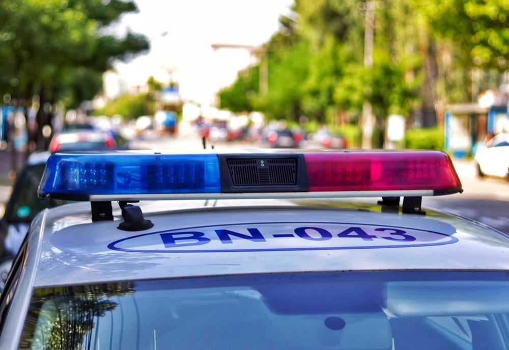 Bătaie între două eleve de clasa a IX-a, din Iași: fetele şi-au împărţit palme şi picioare chiar în incinta școlii