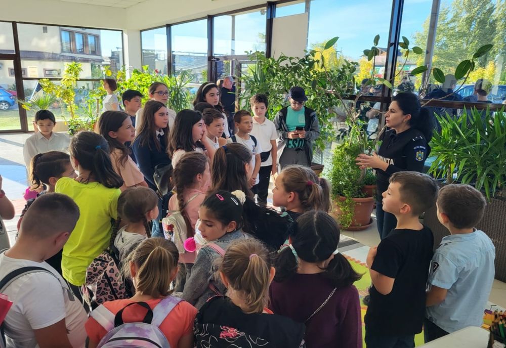 Polițiștii, invitaţi să desfăşoare activităţi în cadrul evenimentului european „Noaptea Cercetătorilor 2022”