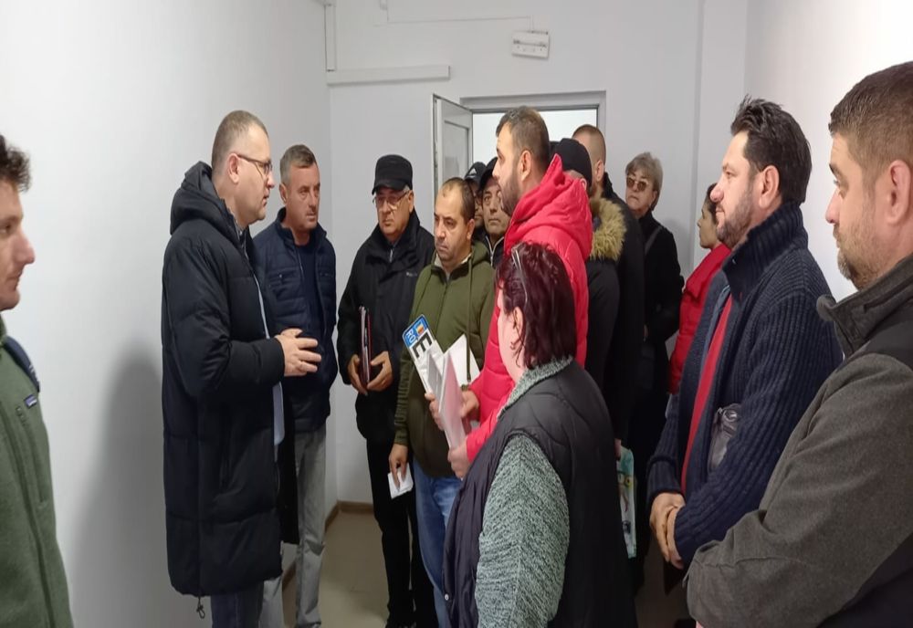 Prefectul județului Buzău mulțumește angajaților Serviciului Public Comunitar Regim Permise de Conducere și Înmatriculare a Vehiculelor