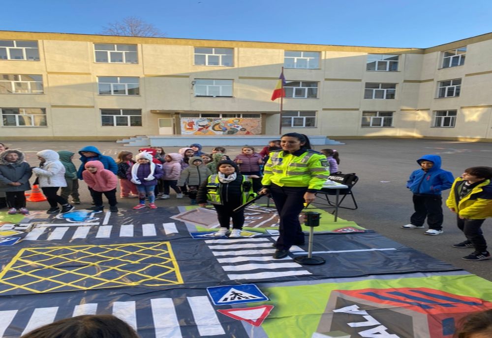 Micii şcolari, specialişti în siguranţă rutieră