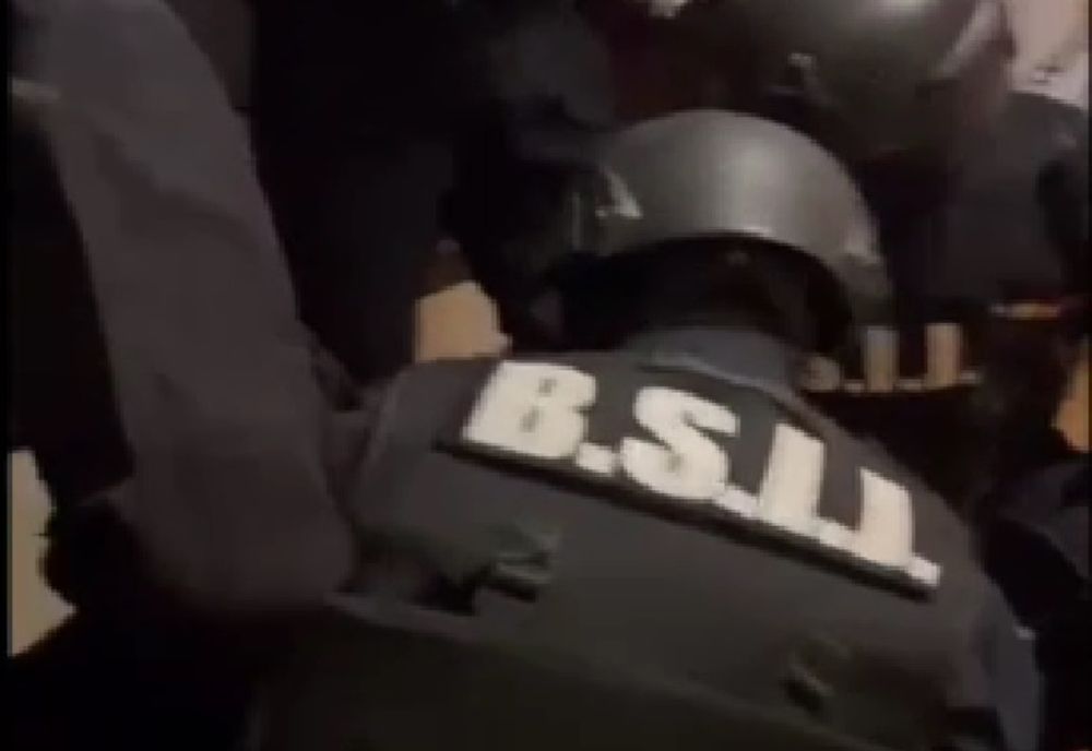 Percheziții într-un dosar având ca obiect infracțiunile de constituire a unui grup infracțional organizat, proxenetism, trafic de minori, act sexual cu un minor și viol