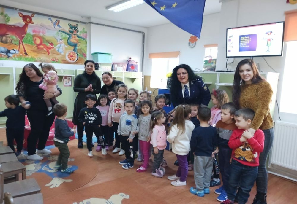 Poliţiştii buzoieni desfăşoară în permanenţă activități preventive pentru reducerea riscului rutier