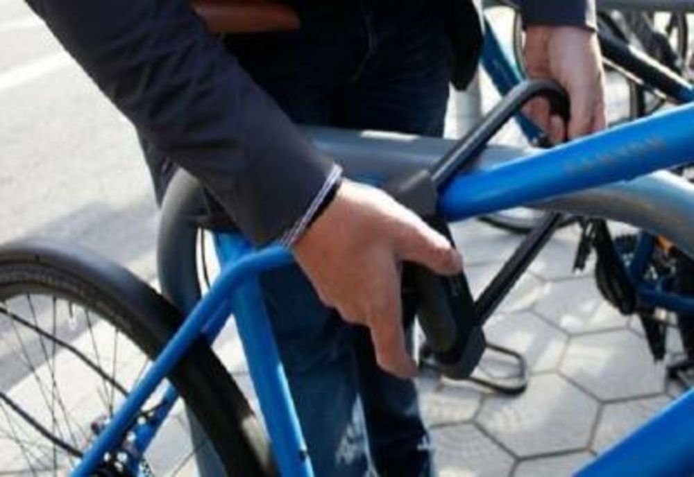 A furat o bicicletă lăsată neasigurată de o femeie din Costești