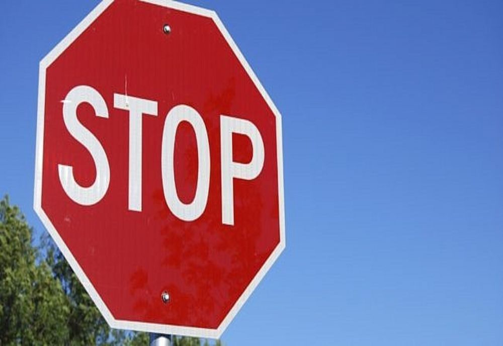 O basarabeancă nu a oprit la STOP și a produs accident