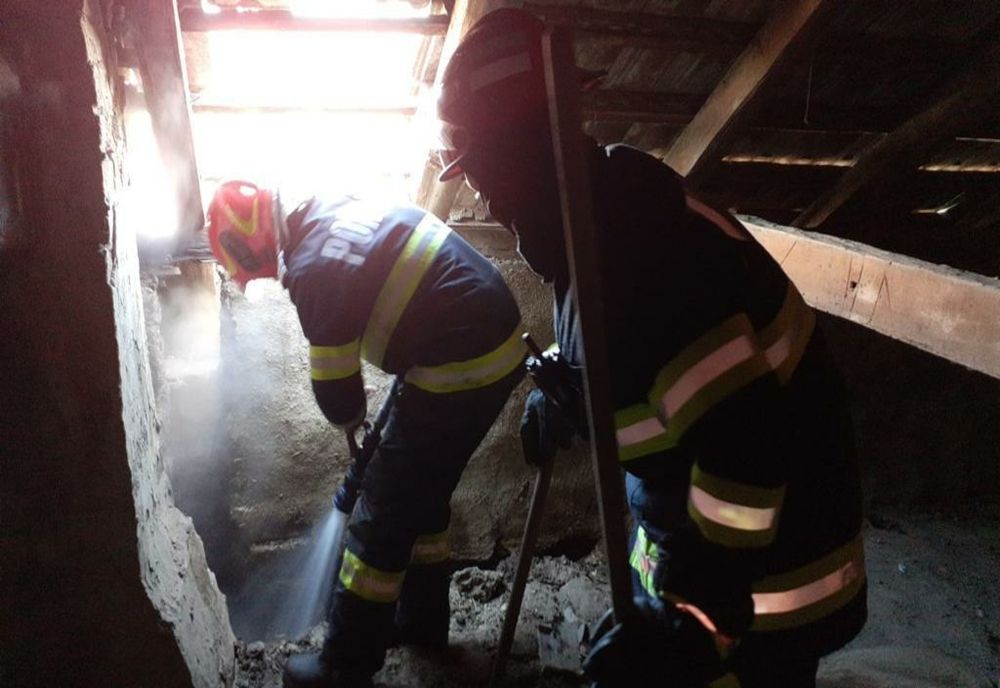 Incendiu aseară la un garaj din municipiul Buzău