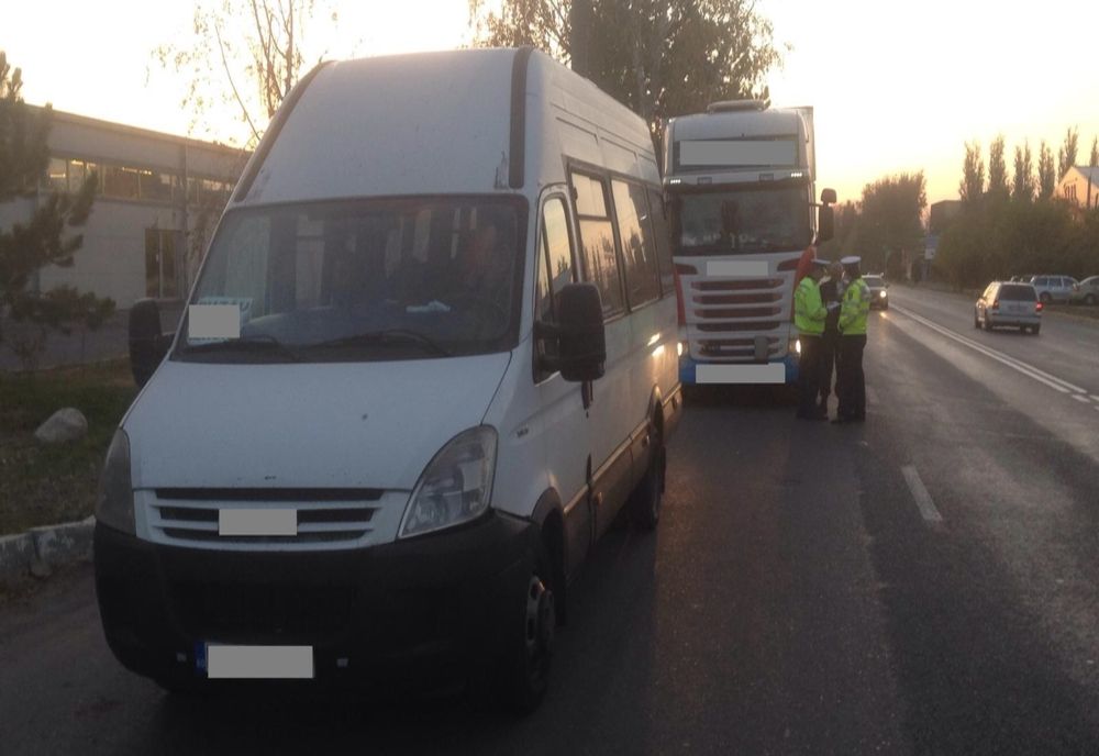 Acţiune a polițiștilor buzoieni de reducere a riscului rutier în domeniul  transportului rutier public de mărfuri şi persoane