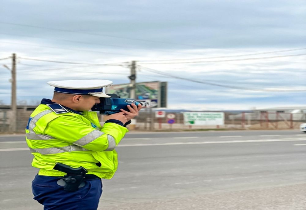 Un șofer a fost înregistrat de aparatul radar cu 122 km/h în timp ce rula pe DN2E85, în localitatea Costești