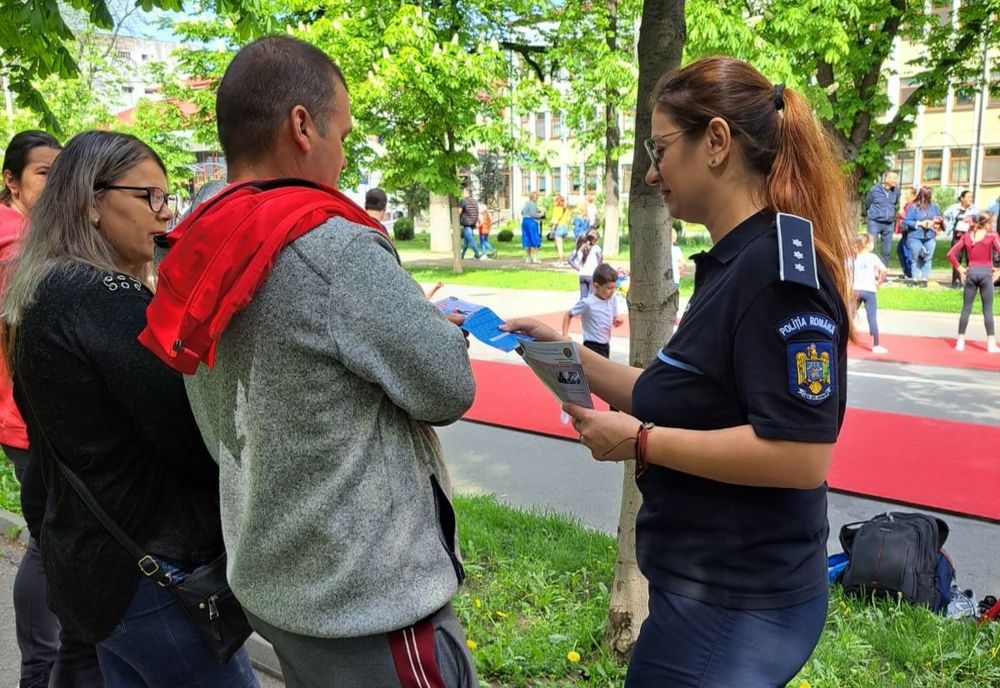 Poliţia municipiului Buzău a desfăşurat acţiuni preventive în zone comerciale din municipiu