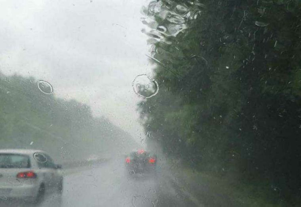 Vremea se răcește accentuat astăzi, în toată țara. Temperaturile scad radical