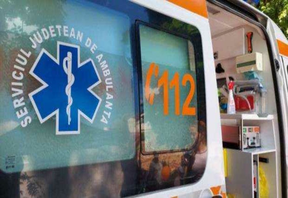 ACCIDENT MORTAL ÎN BUZĂU. UN BĂRBAT A MURIT DUPĂ CE UTILAJUL RUTIER PE CARE ÎL CONDUCEA A FOST LOVIT DE UN AUTOTURISM 