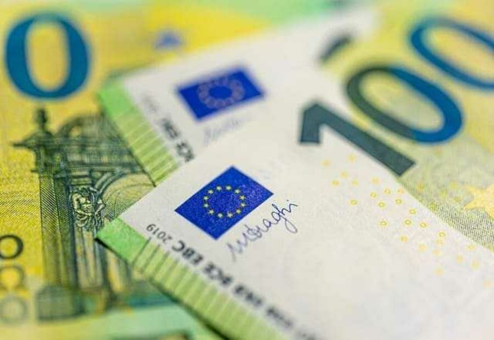 Decizie la nivel european: plățile în numerar, plafonate la 10.000 de euro din 2027